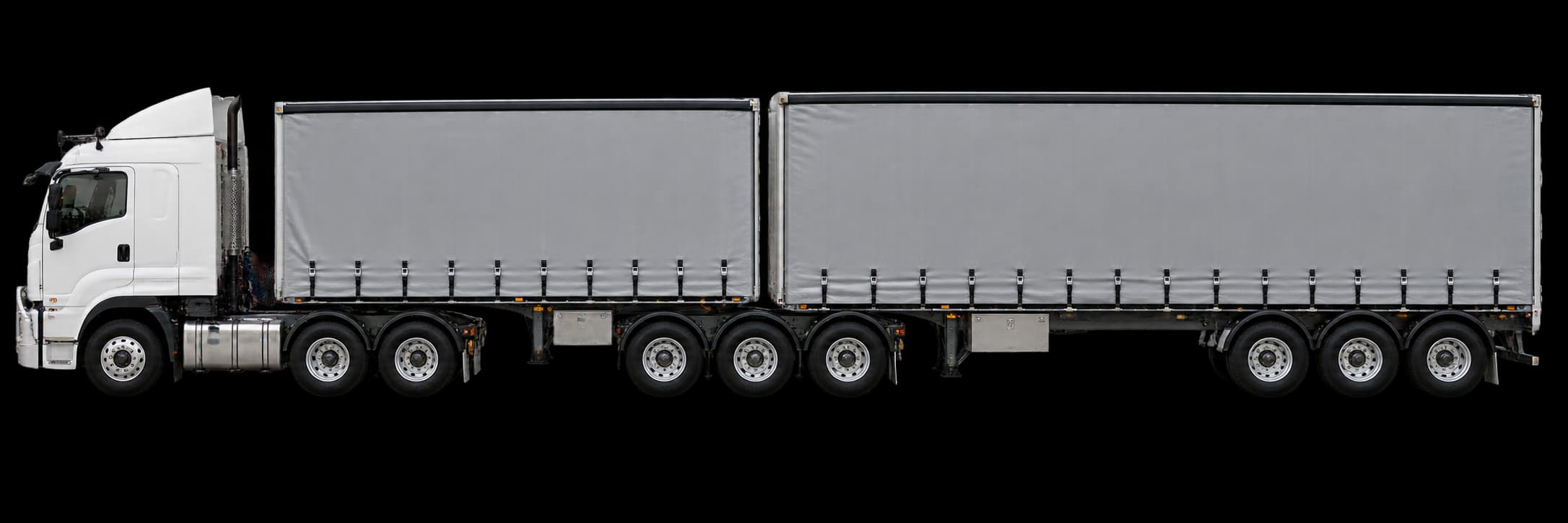 Prime mover with two semitrailers in a B-double road setup